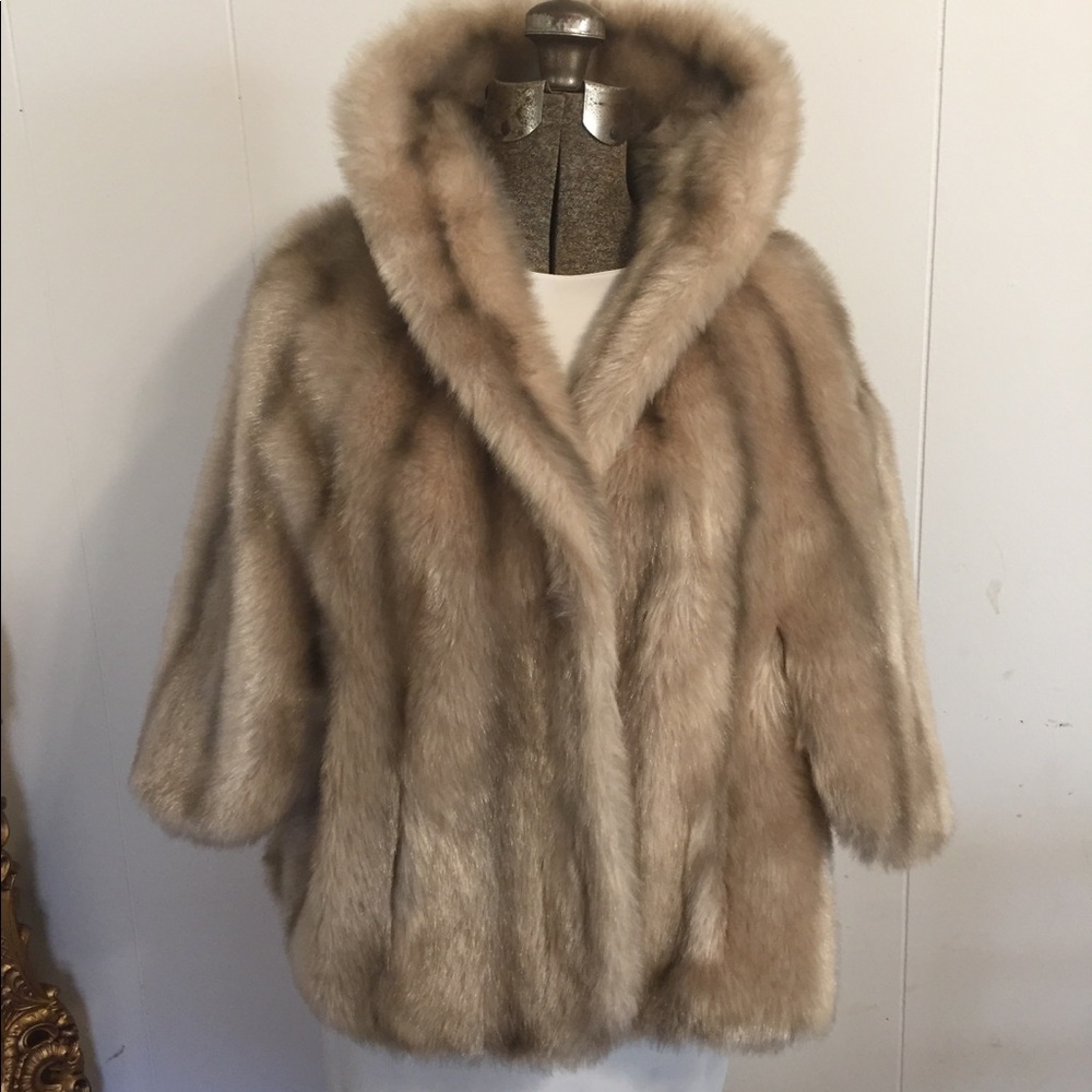 Fur Cape - Picture 4 of 5